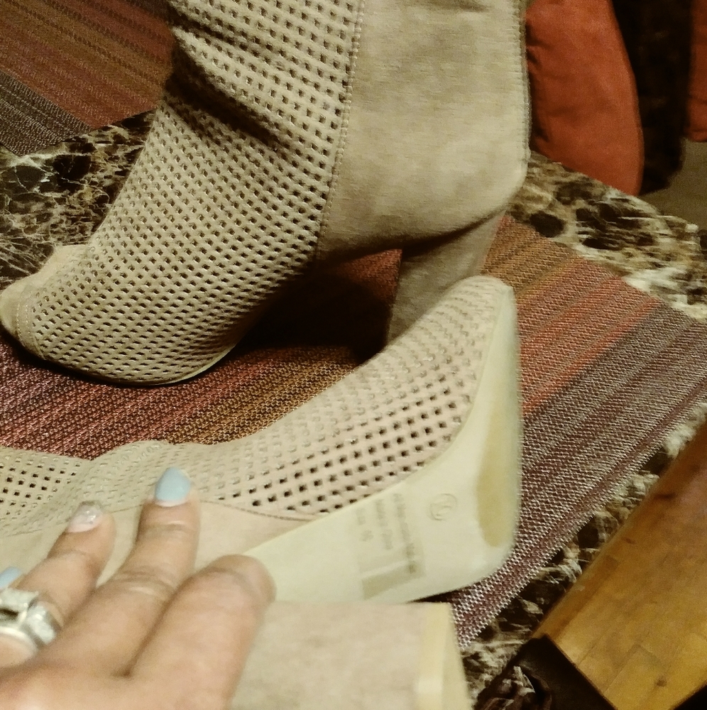 Size 10 Tan ankle boot